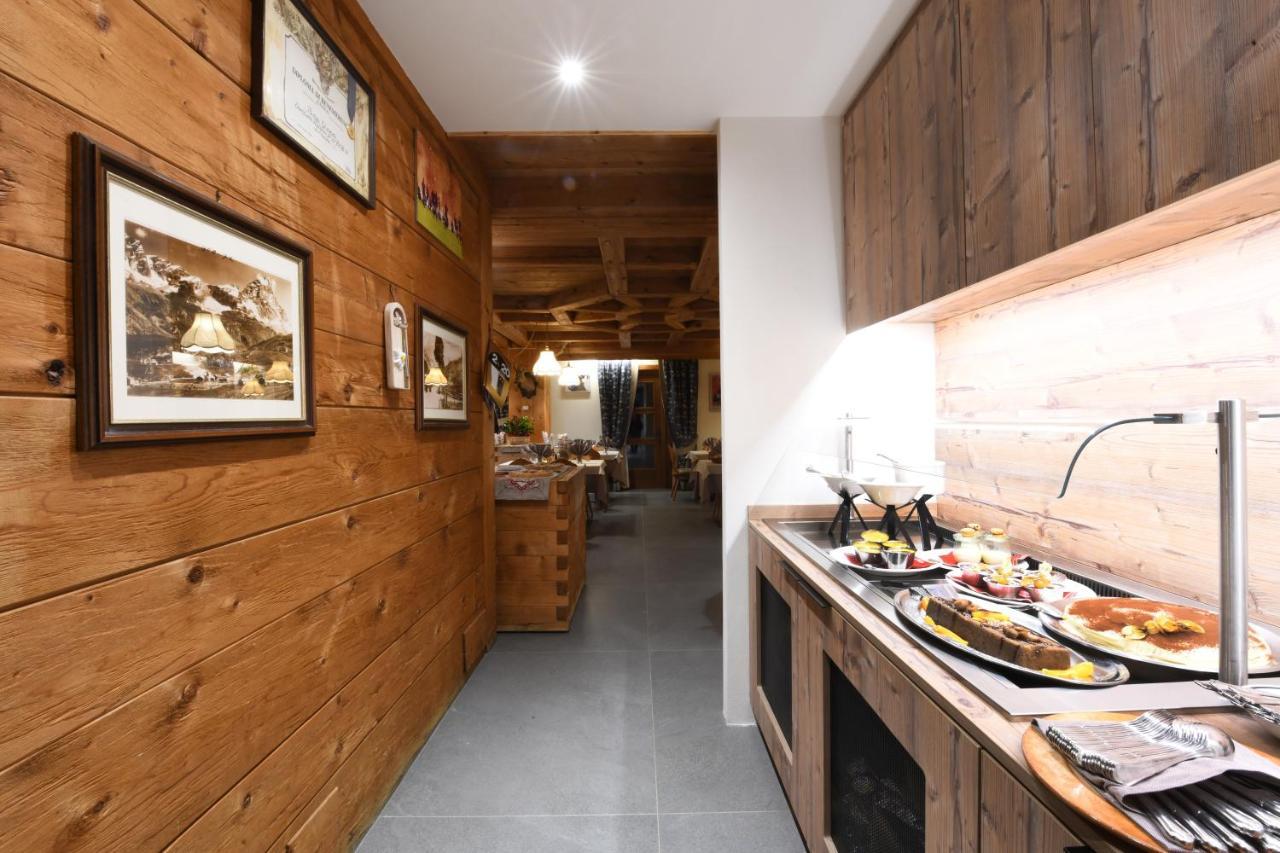 Hotel Rascard Valtournenche Bagian luar foto
