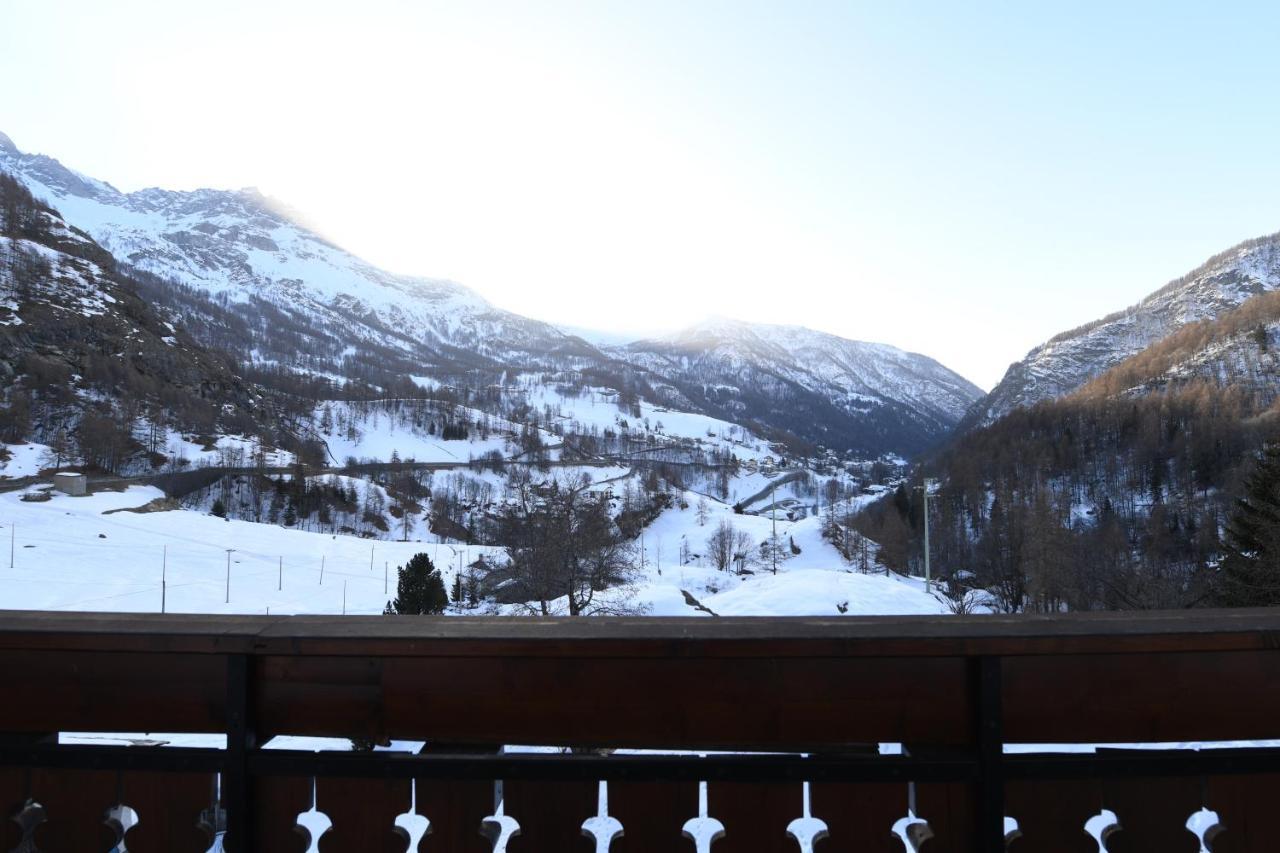 Hotel Rascard Valtournenche Bagian luar foto