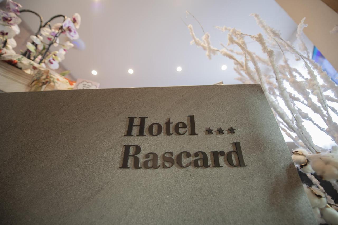 Hotel Rascard Valtournenche Bagian luar foto