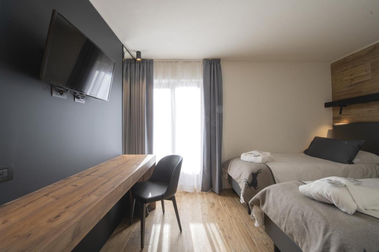 Hotel Rascard Valtournenche Bagian luar foto