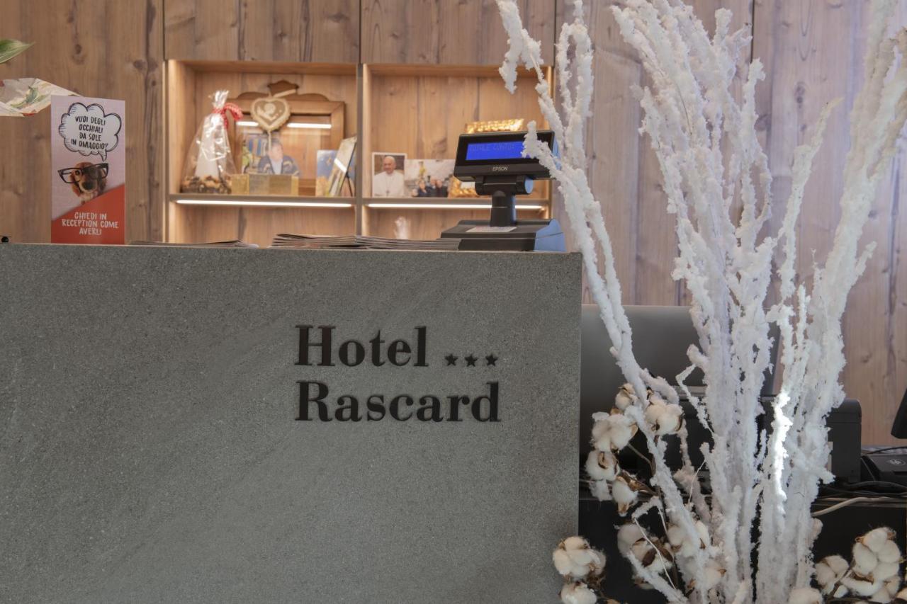 Hotel Rascard Valtournenche Bagian luar foto