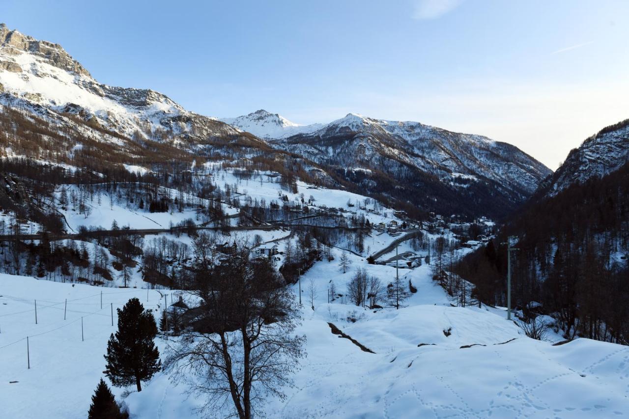 Hotel Rascard Valtournenche Bagian luar foto