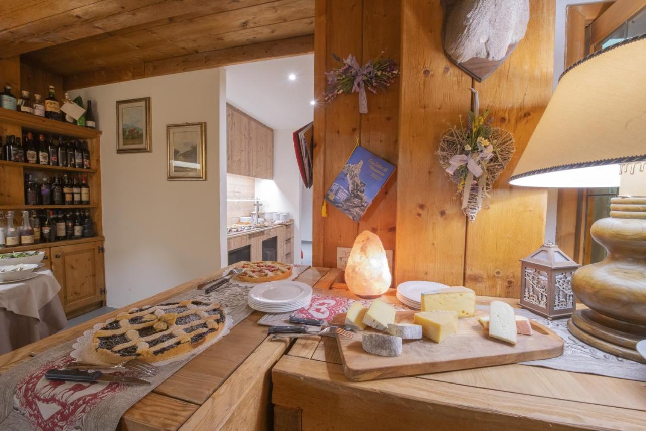 Hotel Rascard Valtournenche Bagian luar foto